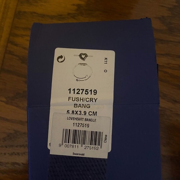 Swarovski love heart bangle - Picture 3 of 7